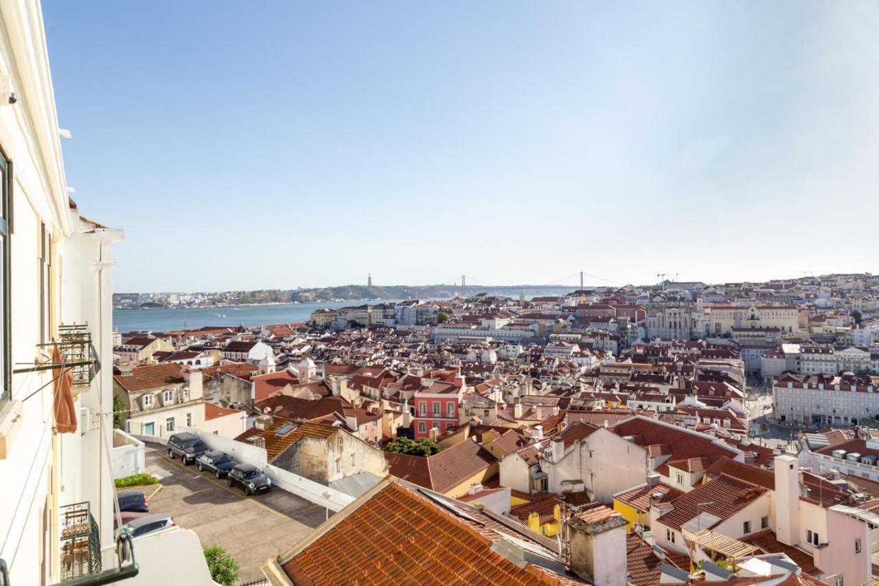 Joivy Marvelous 3-Bed Home With Astonishing View And Terrace, Nearby St George Castle Lisabona Exterior foto