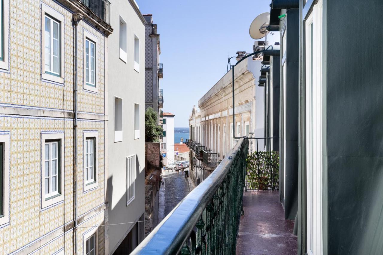 Joivy Marvelous 3-Bed Home With Astonishing View And Terrace, Nearby St George Castle Lisabona Exterior foto
